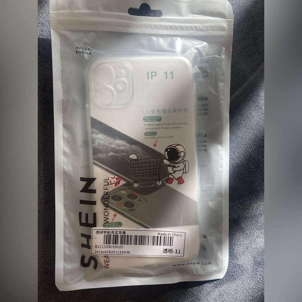 *Final Price* NIP 1 Clear astronaut design iphone 11 cover